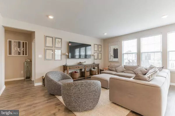 72 WESTMONT DR, Medford, NJ 08055