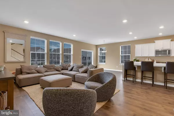 72 WESTMONT DR, Medford, NJ 08055