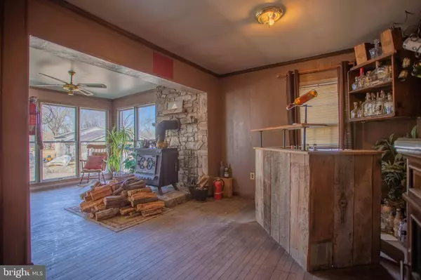 2460 WINCHESTER AVE, Martinsburg, WV 25405