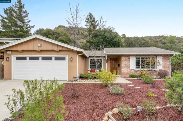 8010 SURREY LN, Oakland, CA 94605