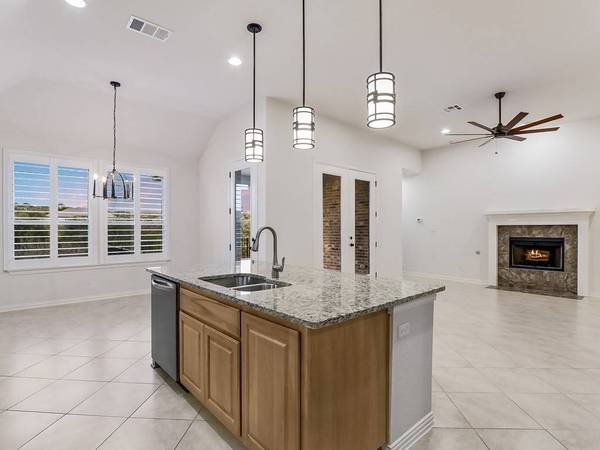 5121 Texas Bluebell DR, Spicewood, TX 78669