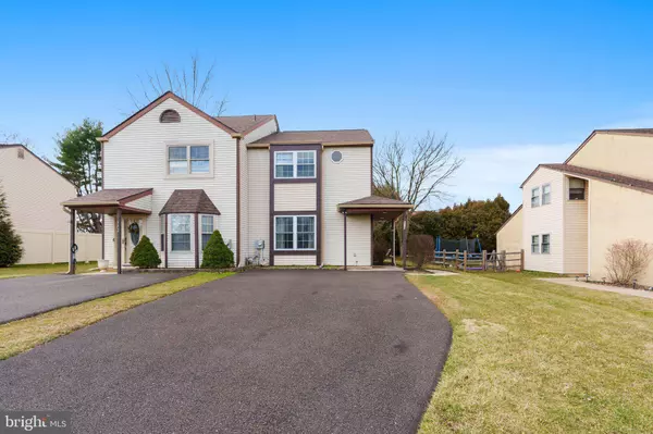 694 WHITTIER DR, Warminster, PA 18974