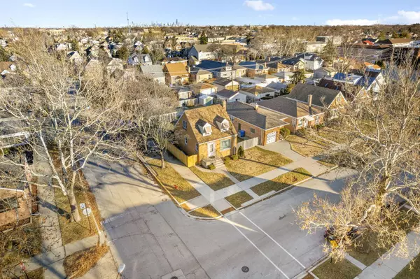 3253 N Oriole Avenue, Chicago, IL 60634