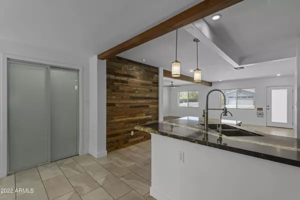 4401 E MONTECITO Avenue, Phoenix, AZ 85018