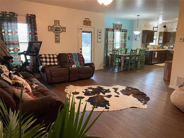 206 Brizendine AVE, Florence, TX 76527