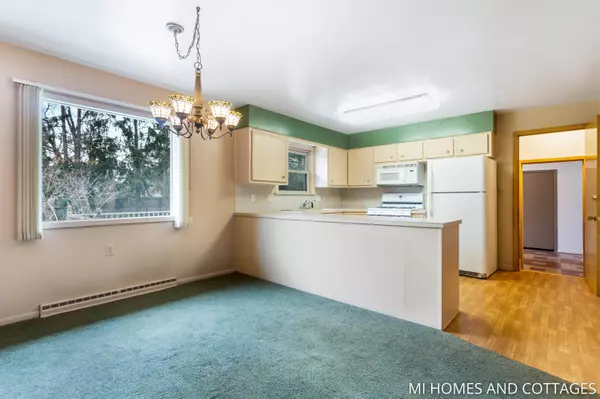 56 W 31st Street, Holland, MI 49423