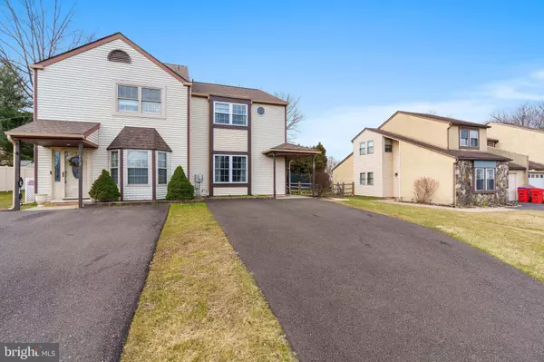 694 WHITTIER DR, Warminster, PA 18974