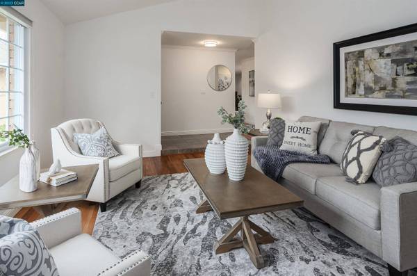 8010 SURREY LN, Oakland, CA 94605