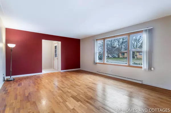 56 W 31st Street, Holland, MI 49423