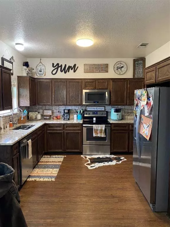 206 Brizendine AVE, Florence, TX 76527