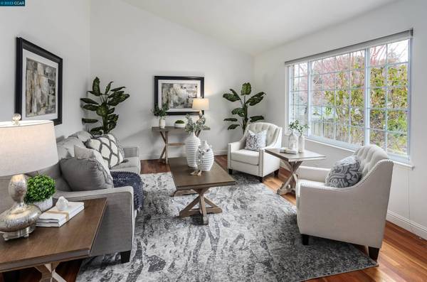 8010 SURREY LN, Oakland, CA 94605