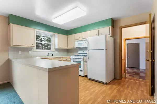 56 W 31st Street, Holland, MI 49423