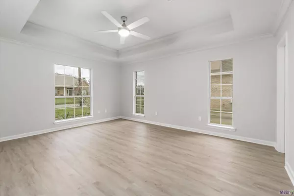 37431 S PARK AVE, Prairieville, LA 70769