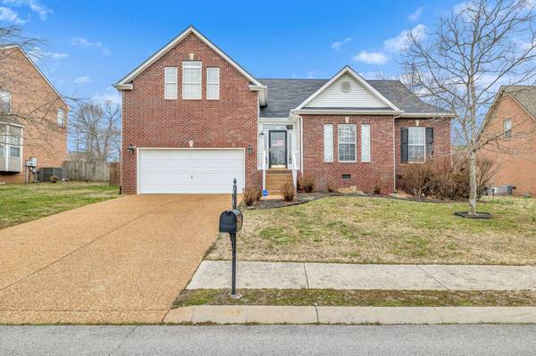 1030 Oakhall Dr, Mount Juliet, TN 37122