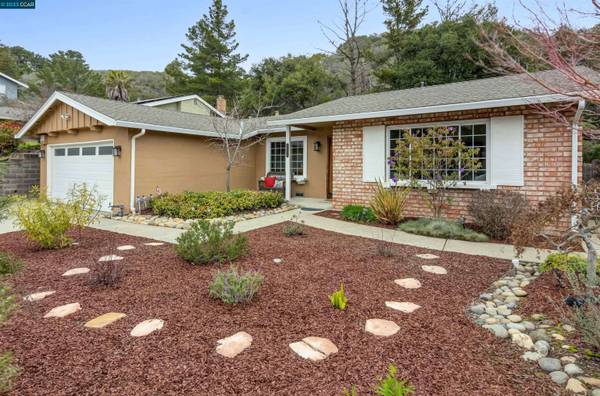 8010 SURREY LN, Oakland, CA 94605
