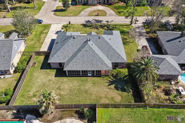 25 E WOODLAWN DR, Destrehan, LA 70047