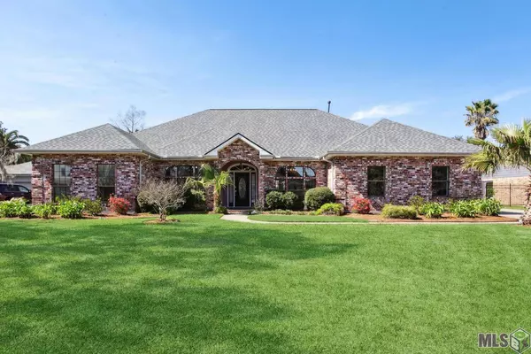 25 E WOODLAWN DR, Destrehan, LA 70047