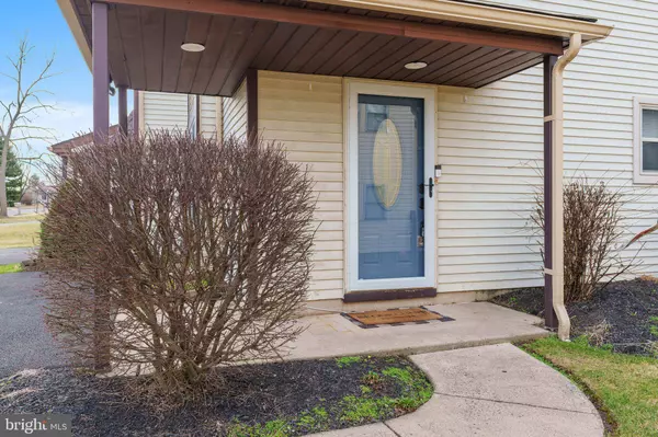 694 WHITTIER DR, Warminster, PA 18974