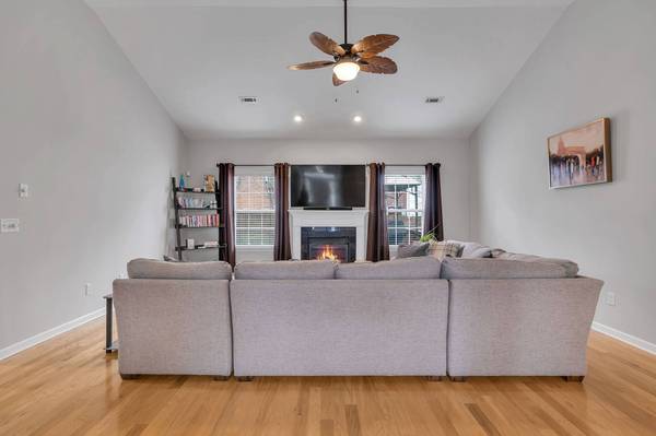 1030 Oakhall Dr, Mount Juliet, TN 37122