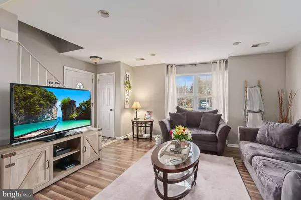 694 WHITTIER DR, Warminster, PA 18974