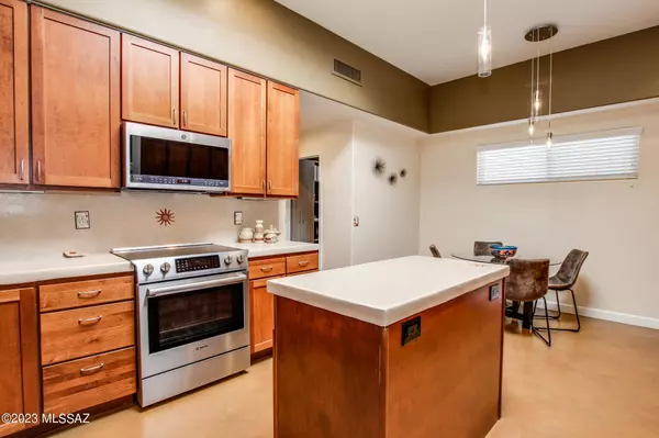 116 S Shadow Creek Place, Tucson, AZ 85748