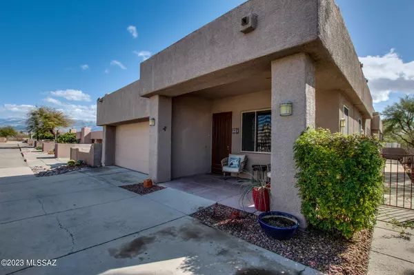116 S Shadow Creek Place, Tucson, AZ 85748