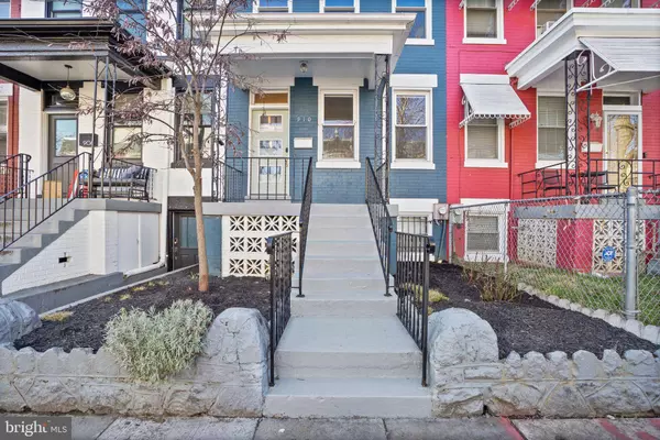 910 10TH ST NE, Washington, DC 20002