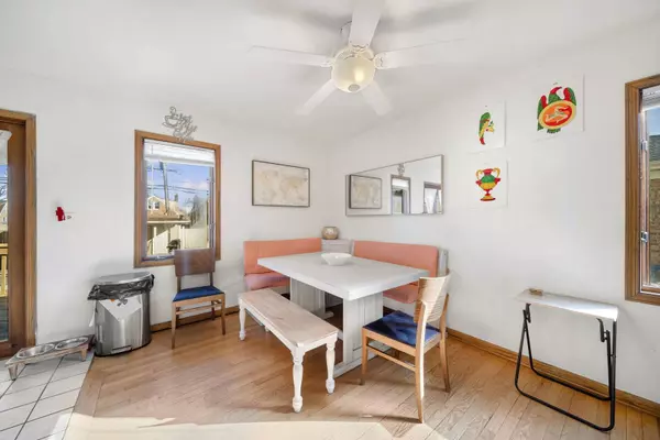 3253 N Oriole Avenue, Chicago, IL 60634