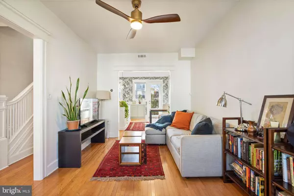 910 10TH ST NE, Washington, DC 20002