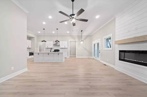 208 Sherlock Dr, Clarksville, TN 37043