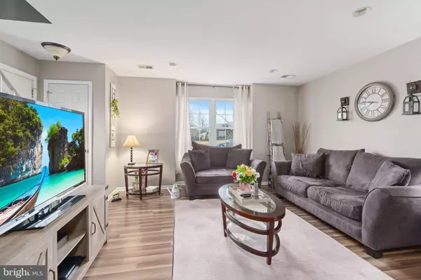 694 WHITTIER DR, Warminster, PA 18974