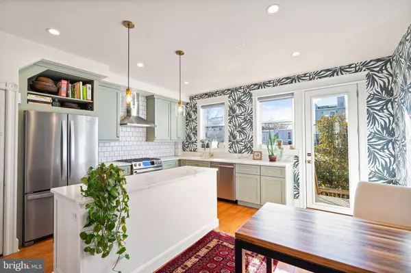 910 10TH ST NE, Washington, DC 20002