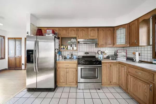 3253 N Oriole Avenue, Chicago, IL 60634