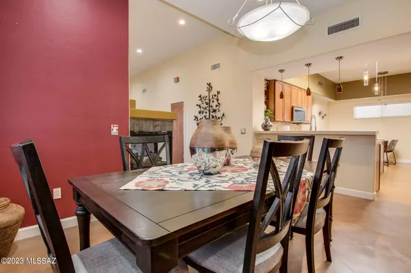 116 S Shadow Creek Place, Tucson, AZ 85748
