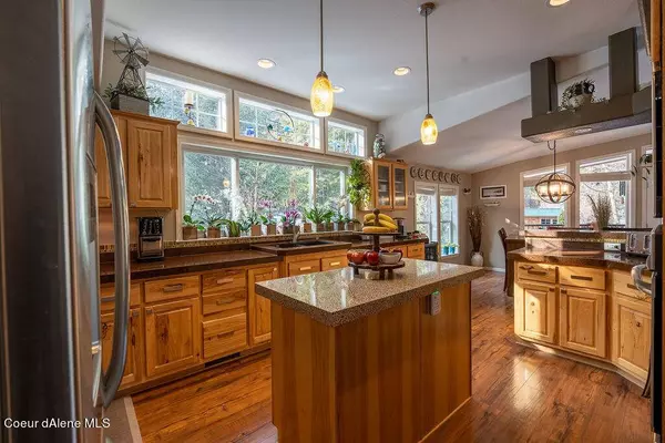 5897 S Greensferry Rd, Coeur D'alene, ID 83814