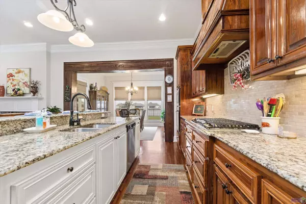 16462 PARKER PLACE DR, Prairieville, LA 70769