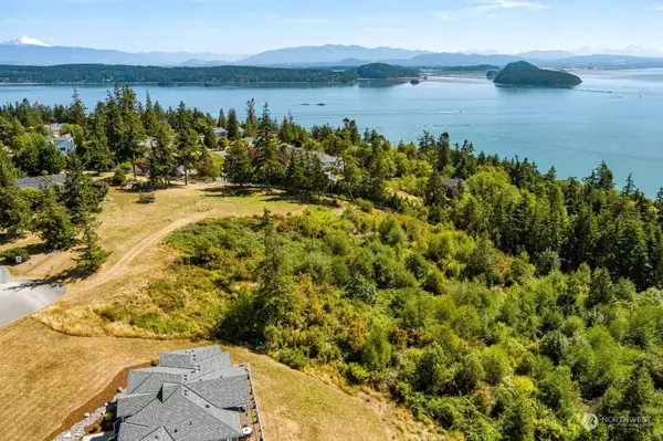 4504 Dugualla View DR, Oak Harbor, WA 98277