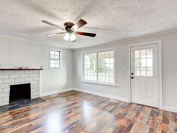 364 Tunnel LN, Greeneville, TN 37745