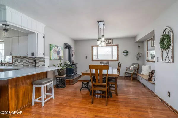 1642 8TH Street SE, East Grand Forks, MN 56721