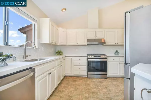 9 Heritage Oaks Rd, Pleasant Hill, CA 94523