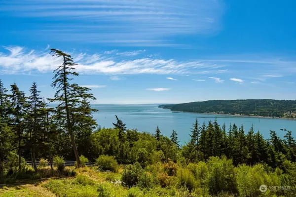 4504 Dugualla View DR, Oak Harbor, WA 98277