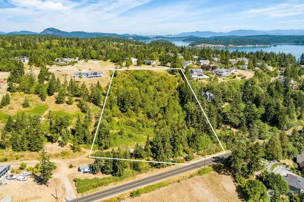 4504 Dugualla View DR, Oak Harbor, WA 98277