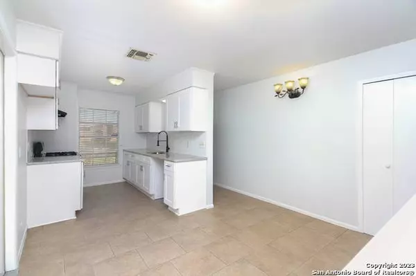 5818 WAYVIEW ST, San Antonio, TX 78220-1925