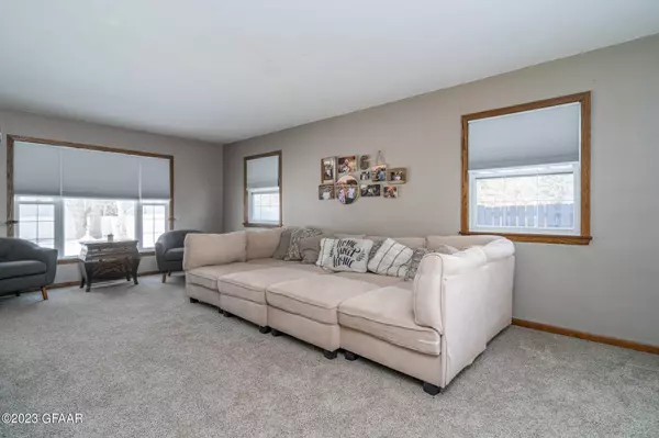 1642 8TH Street SE, East Grand Forks, MN 56721