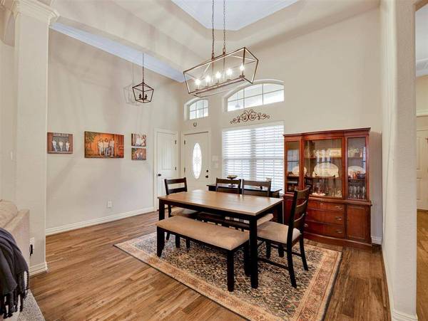 906 Inwood DR, Huntsville, TX 77340