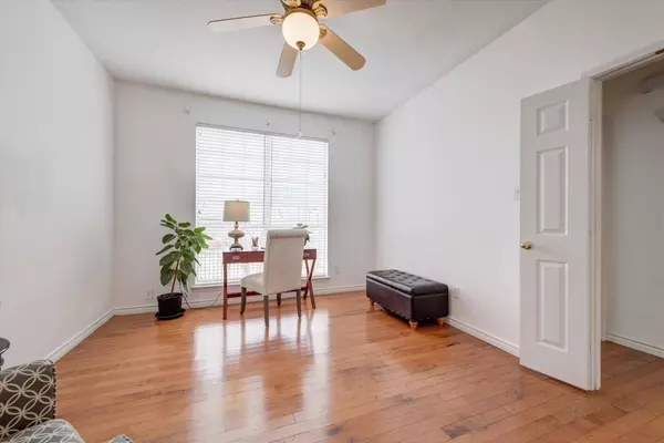 948 Southwood Drive, Highland Village, TX 75077