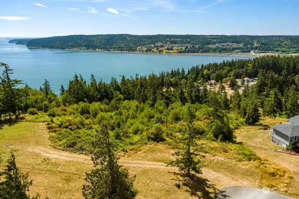 4504 Dugualla View DR, Oak Harbor, WA 98277