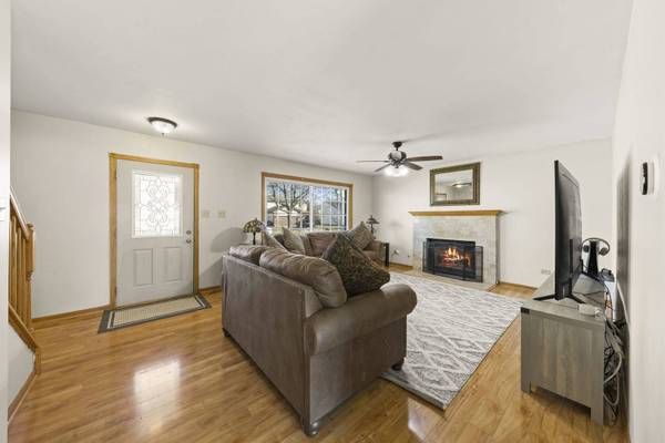 1301 Brookfield DR, Plainfield, IL 60586