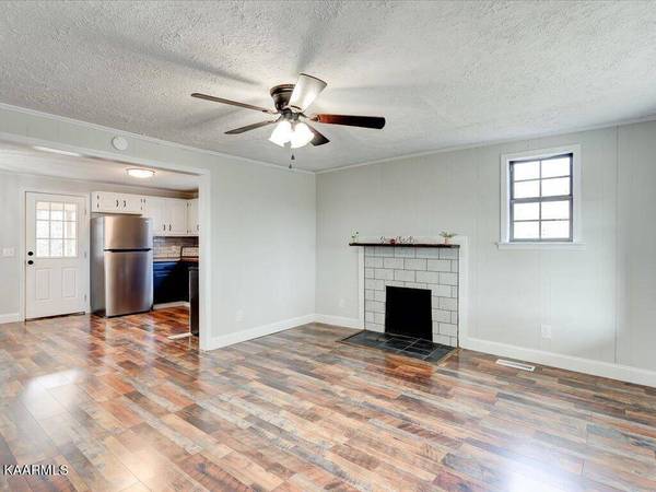 364 Tunnel LN, Greeneville, TN 37745