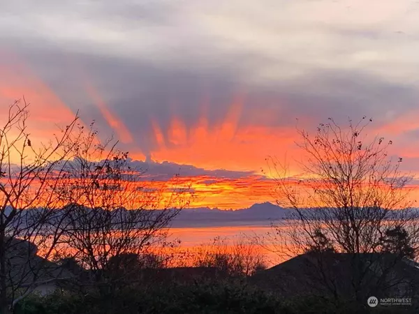 4504 Dugualla View DR, Oak Harbor, WA 98277